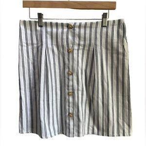 NWOT Unbranded Black and White Skirt